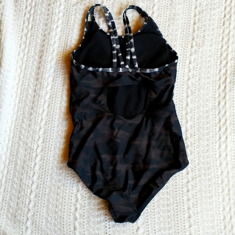 Athlete girls camo swimsuit